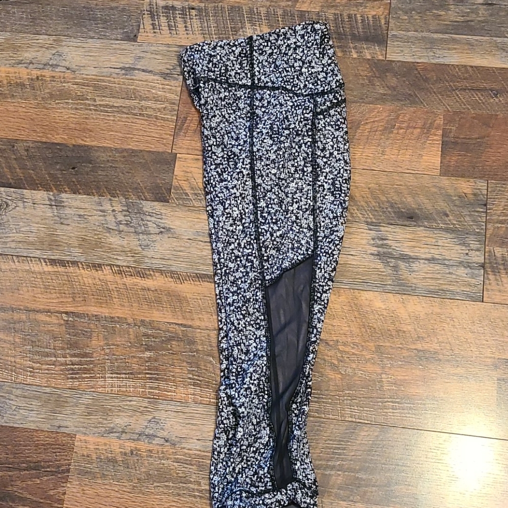 Lululemon cropped pants
